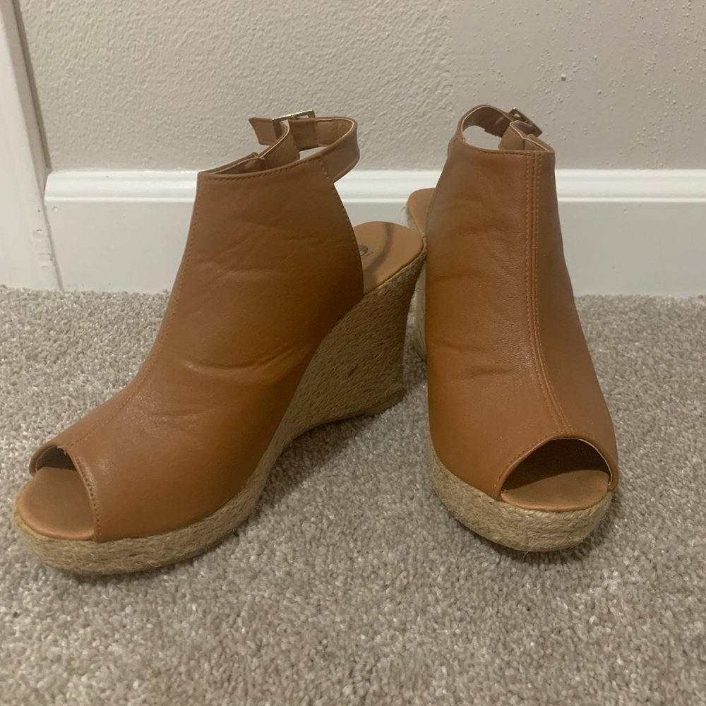 Peep toe wedges